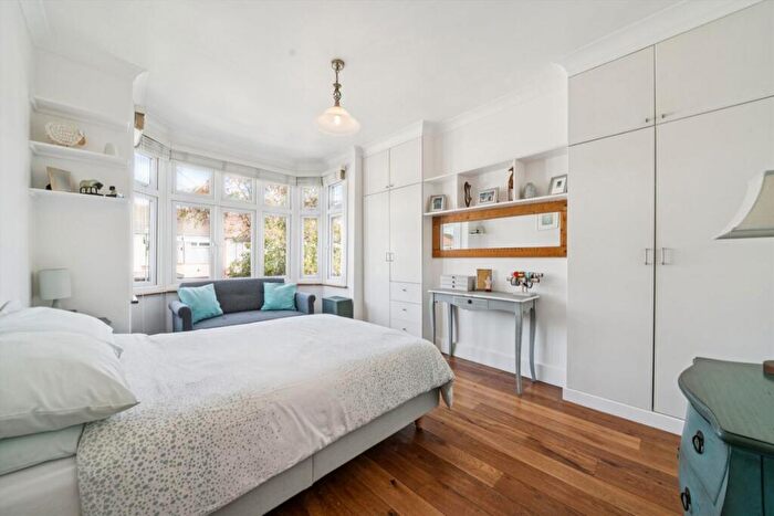 3 Bedroom Terraced House For Sale In Framfield Road, Tooting, CR4