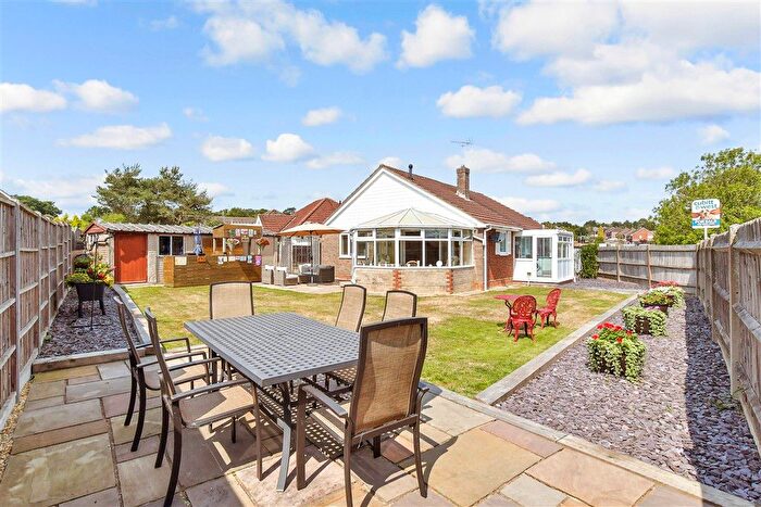 3 Bedroom Detached Bungalow For Sale In Rosemary Way, Horndean, Waterlooville, Hampshire, PO8