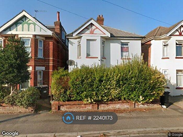 4 Bedroom Detached House To Rent In Markham Road, Bournemouth, BH9