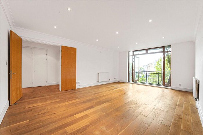 2 Bedroom Flat To Rent In Star Place, London, E1W
