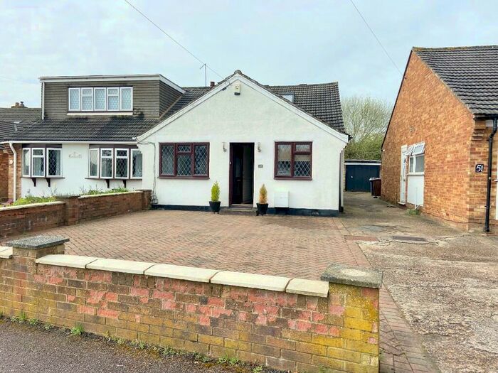 4 Bedroom Semi-Detached Bungalow To Rent In The Shrublands, Potters Bar, Hertfordshire, EN6