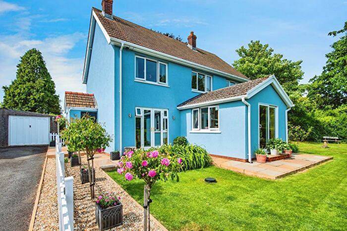 3 Bedroom Detached House For Sale In Orchard Close, Llandeilo, Carmarthenshire, SA19