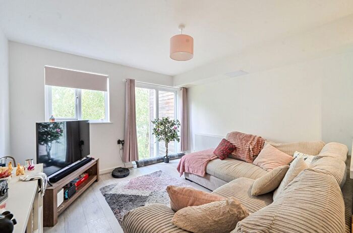 1 Bedroom Flat For Sale In Clayhill Court, The Nurseries, Lewes, BN7