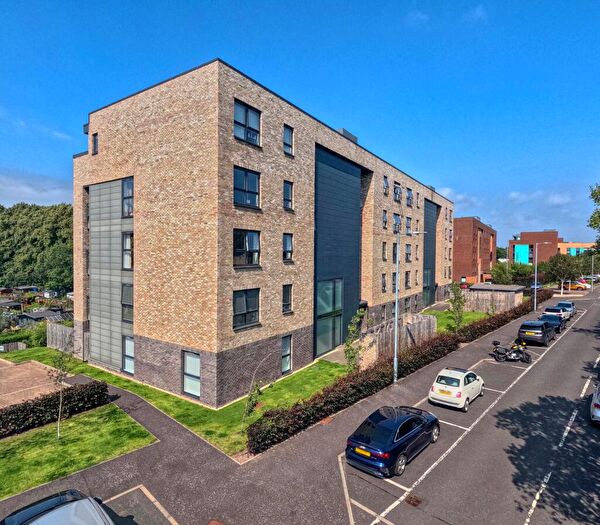 2 Bedroom Flat For Sale In /, Haggs Gate, Shawlands, G41