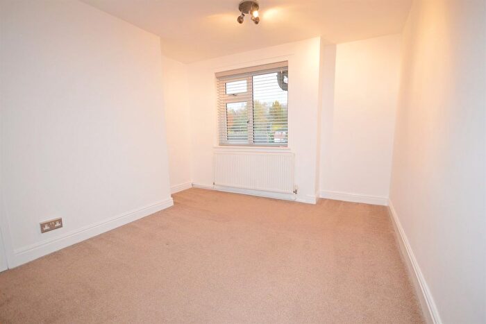 2 Bedroom Flat To Rent In Beech Grove, Storrington, Pulborough, West Sussex, RH20
