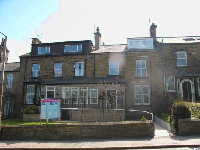 2 Bedroom Apartment To Rent In Flat, Kirkgate, Shipley, BD18