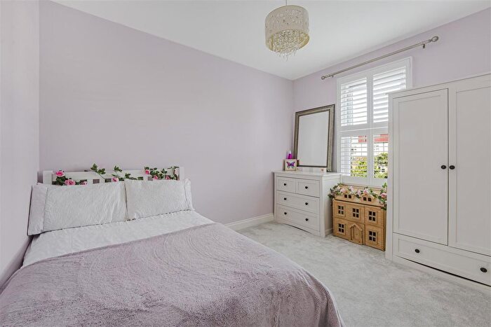 3 Bedroom Terraced House For Sale In Clarence Road, London, SW19