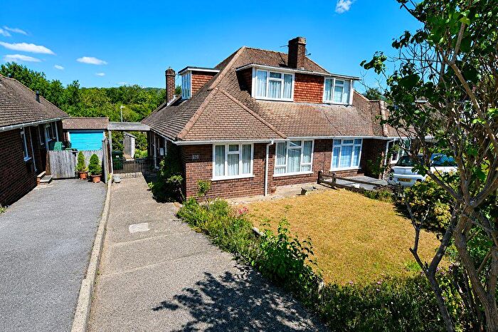 3 Bedroom Bungalow For Sale In Downs View Road, Maidstone, ME14