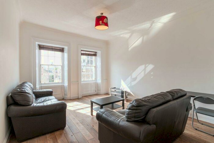 1 Bedroom Flat To Rent In AP &# Nicolson Street, Edinburgh, EH8