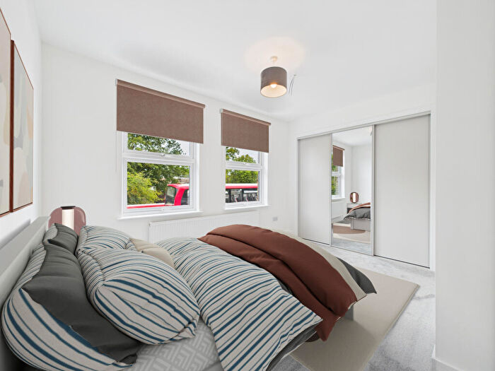 2 Bedroom Flat To Rent In College Road, Bromley, Kent, BR1
