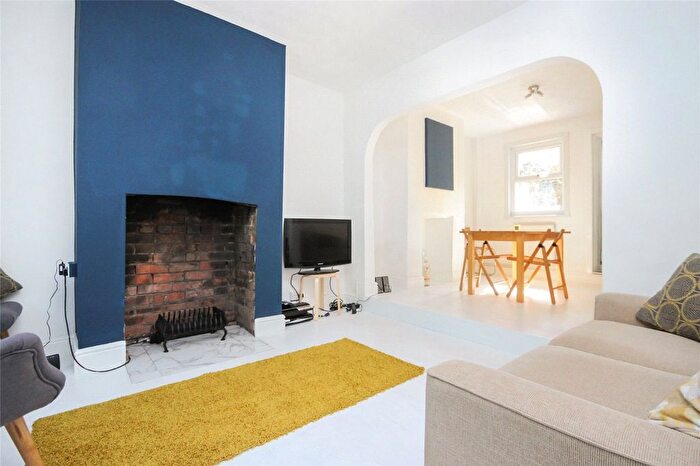 2 Bedroom End Of Terrace House To Rent In Kingshill Road, Old Town, Swindon, Wiltshire, SN1