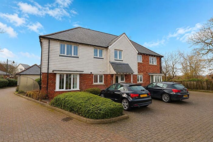 1 Bedroom Flat For Sale In Bastien Lane, Kings Hill, West Malling, ME19