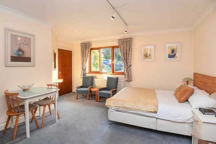 Studio To Rent In Iffley, East Oxford OX4