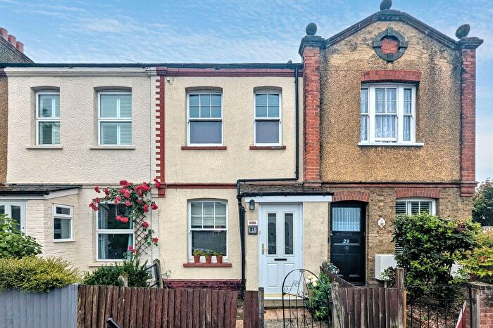 3 Bedroom Terraced House For Sale In Oldfield Road, Hampton, TW12
