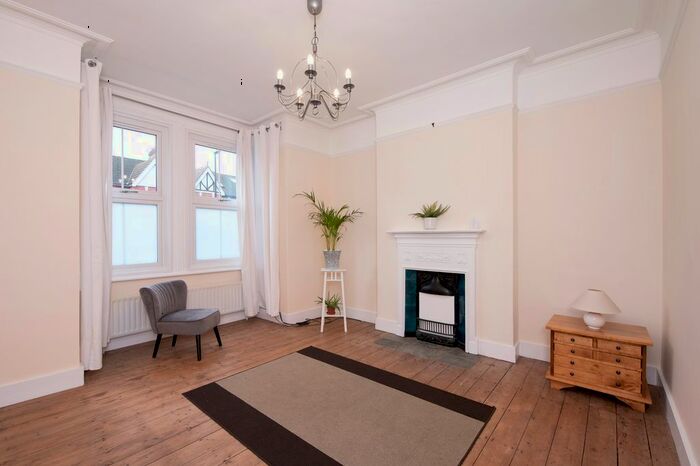 2 Bedroom Flat To Rent In Windmill Road, London, W5