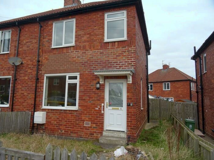 Semi-Detached House To Rent In Chestnut Grove, Roddymoor, DL15