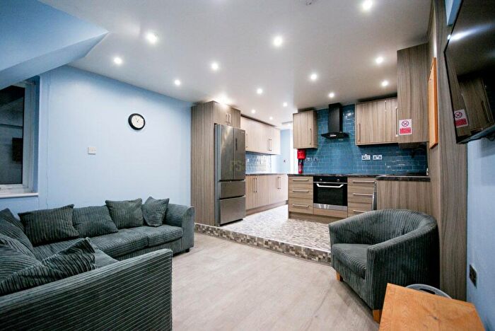 6 Bedroom Terraced House To Rent In Harborne Lane, Selly Oak, Birmingham, B29