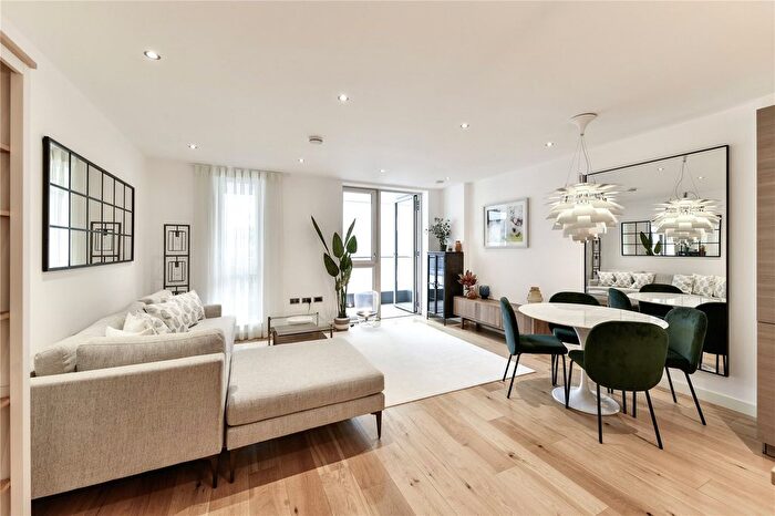 2 Bedroom Flat For Sale In Glenbrook Apartments, Hammersmith, W6