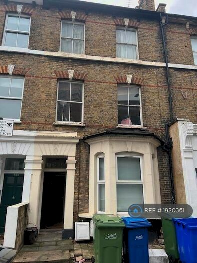 3 Bedroom Flat To Rent In Elephant & Castle, London, SE11