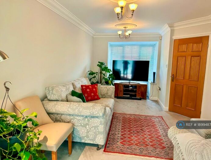 4 Bedroom Detached House To Rent In Monro Place, Epsom, KT19