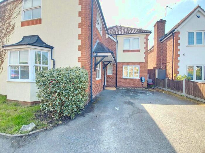 4 Bedroom Detached House To Rent In Pett Close, Hornchurch, RM11