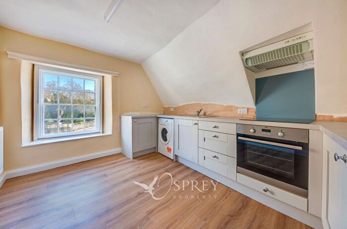2 Bedroom Flat To Rent In Market Place, Oundle, Peterborough, PE8