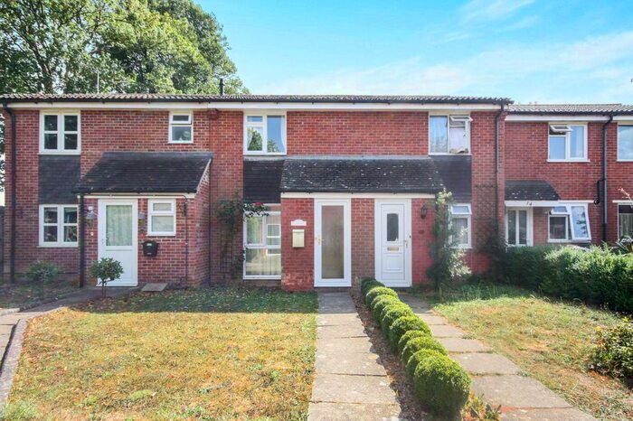 2 Bedroom Terraced House To Rent In Somergate, Horsham RH12