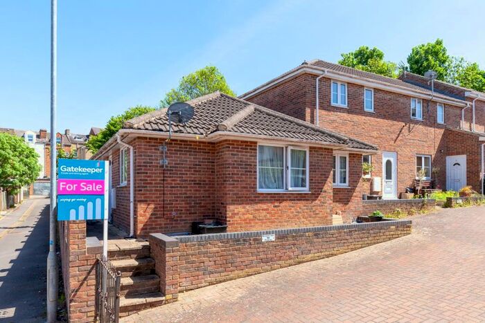 1 Bedroom Semi-Detached Bungalow To Rent In Leighfield Close, Swindon, Wiltshire, SN1