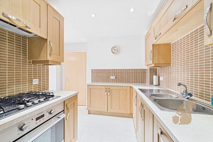 2 Bedroom Flat For Sale In Circular Road South, Colchester, CO2