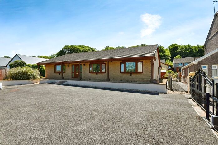 4 Bedroom Bungalow For Sale In New Ceidrim Road, Garnant, Ammanford, Carmarthenshire, SA18