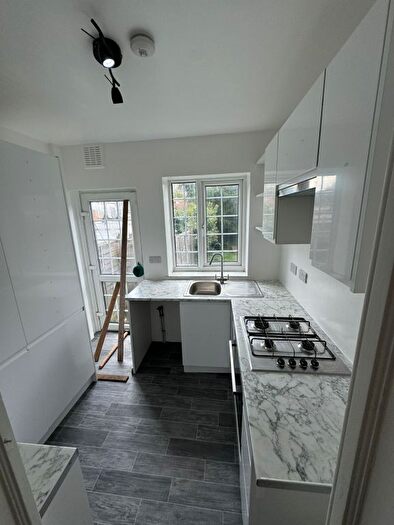 4 Bedroom Semi-Detached House To Rent In Sandhurst Drive, Ilford, IG3