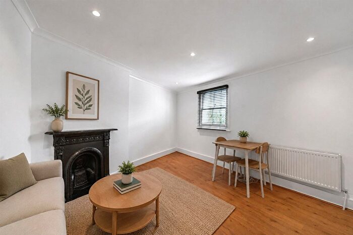 1 Bedroom Flat For Sale In Northwold Road, Hackney, London, E5