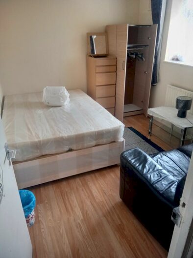 1 Bedroom House To Rent In Edwy Hse Kingsmead Est, London, E9