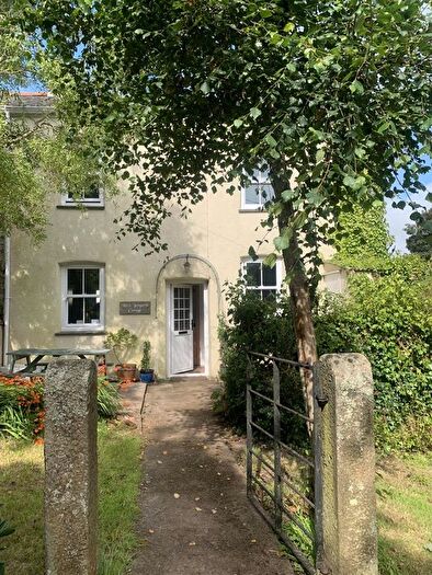 2 Bedroom Property To Rent In Langarth Close, Threemilestone, Truro, TR4