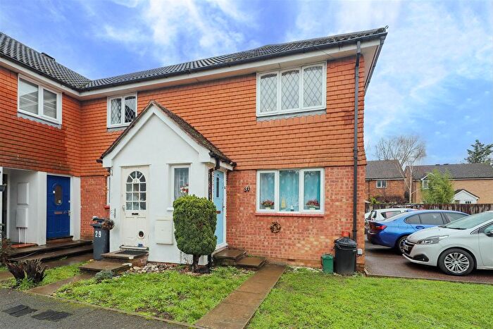 2 Bedroom Maisonette For Sale In Heathcote Way, West Drayton, UB7