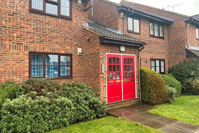 1 Bedroom Flat To Rent In Troutbeck Close, Slough, SL2