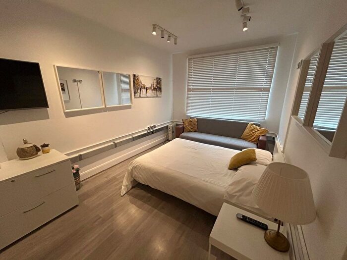 1 Bedroom Flat To Rent In , Harrow Road, London, W9