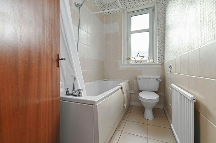 1 Bedroom Flat For Sale In / Dalmeny Street, Leith, Edinburgh, EH6