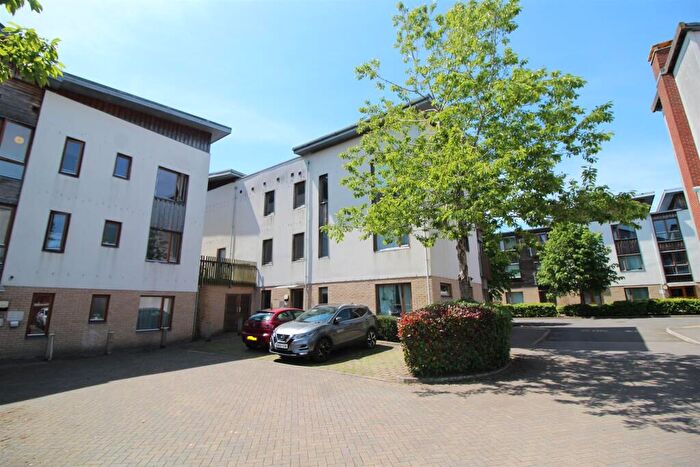 1 Bedroom Flat To Rent In Great Mead, Chippenham, SN15