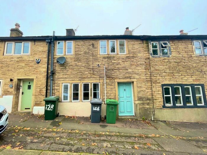 2 Bedroom Property To Rent In Cowlersley Lane, Huddersfield, HD4