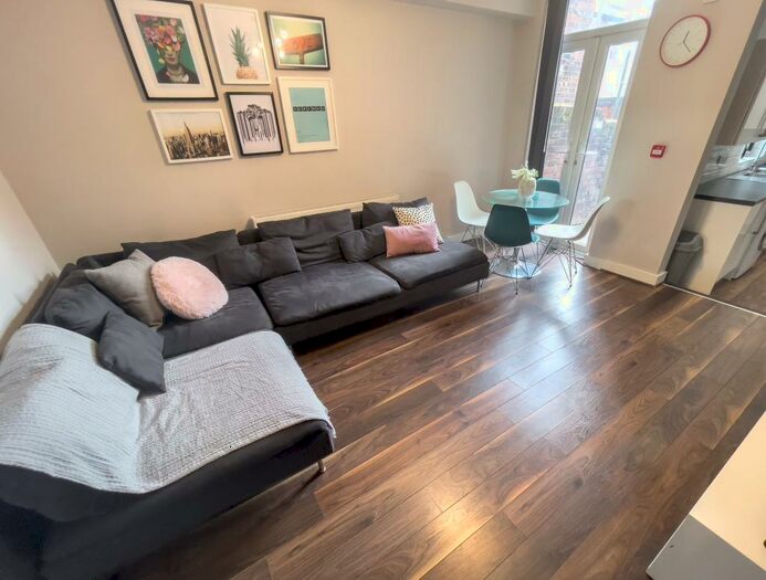 6 Bedroom Terraced House To Rent In Malvern Road, L6