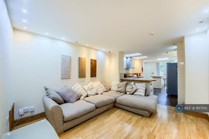 6 Bedroom Terraced House To Rent In Hubert Road, Birmingham, B29