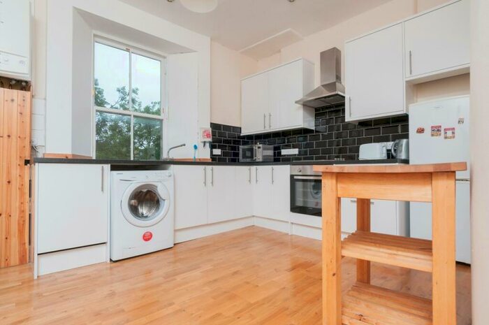 2 Bedroom Flat To Rent In Montague Street Newington United Kingdom, EH8