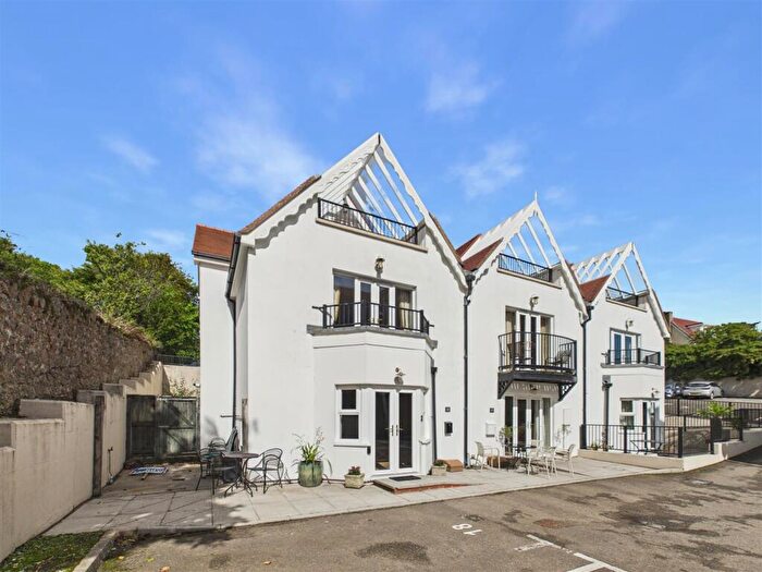 3 Bedroom Flat For Sale In Narberth Road, Tenby, SA70