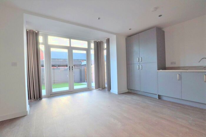 4 Bedroom End Of Terrace House To Rent In Whittle Way, Brockworth, Gloucester, GL3