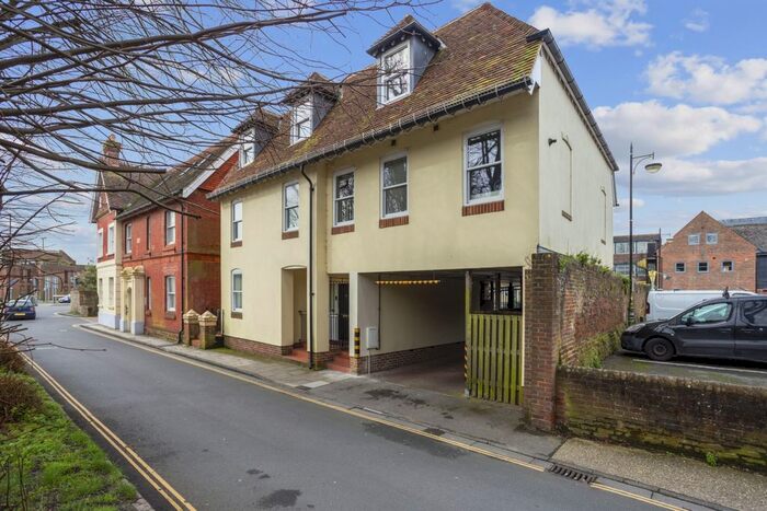 2 Bedroom Maisonette To Rent In South Pallant, Chichester, PO19