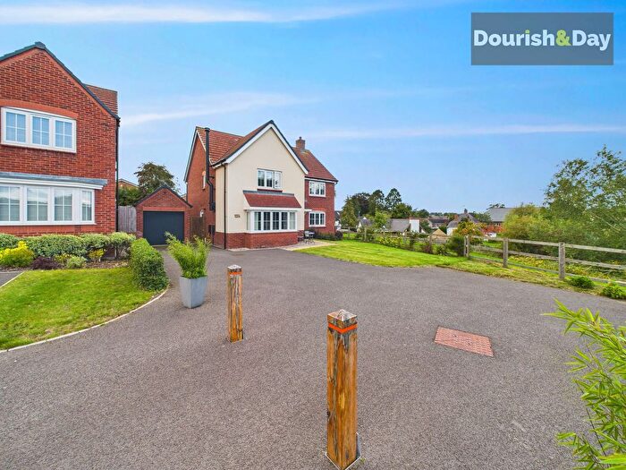 5 Bedroom Detached House For Sale In Saddler Grove, Eccleshall, ST21