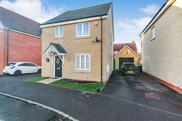 3 Bedroom Detached House For Sale In Fylingdales Avenue, New Cardington, MK42
