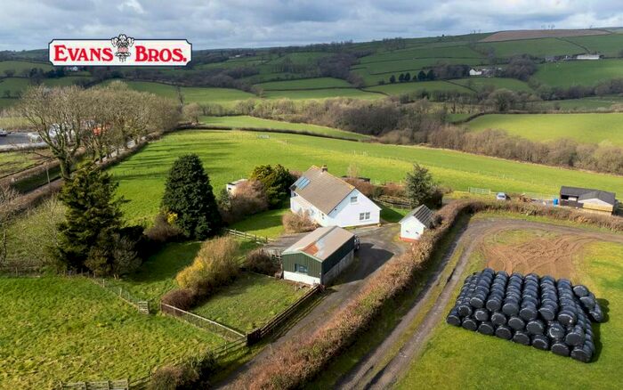 3 Bedroom Smallholding For Sale In Llysonnen Road, Carmarthen, SA33