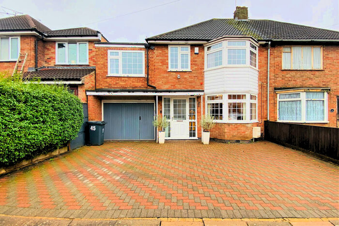 4 Bedroom Semi-Detached House For Sale In Lydford Road, Humberstone, Leicester, LE4